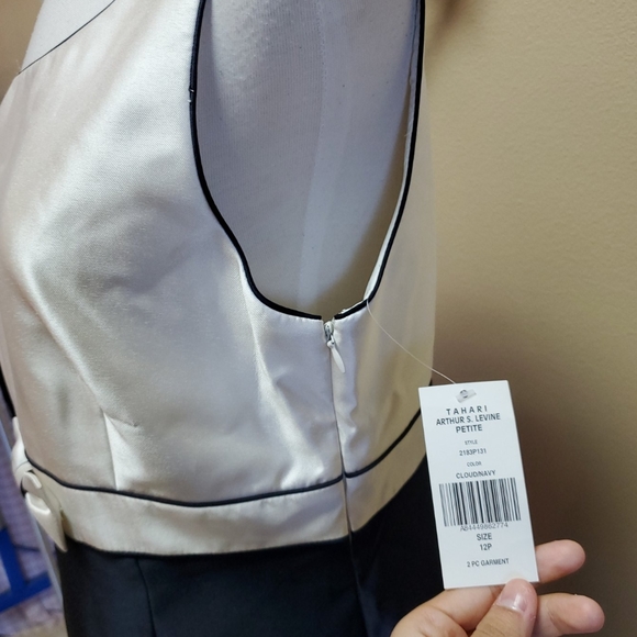 New Tahari 2 Piece Set - Picture 6 of 12